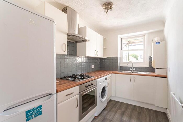 2 Bedroom Flat For Sale In Blatchington Road, Hove, BN3