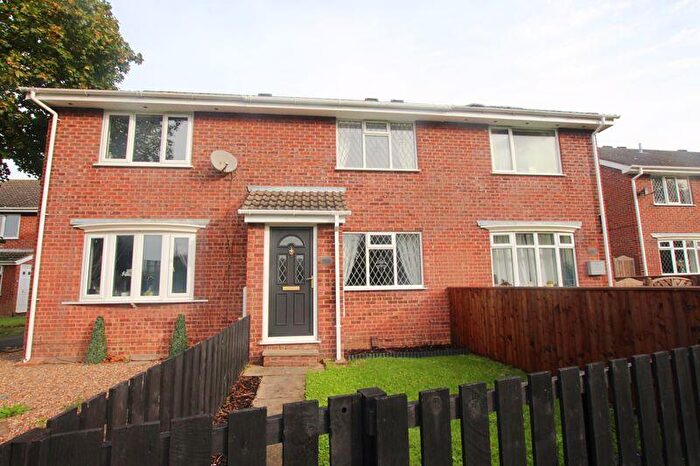 2 Bedroom Terraced House To Rent In Aire Close, Immingham, DN40