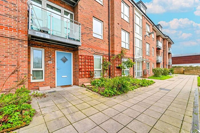 2 Bedroom Flat To Rent In Chargeable Lane, Plaistow, London, E13