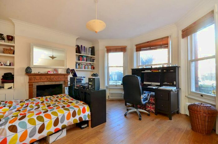 2 Bedroom Flat To Rent In Fulham Road, Parsons Green, London, SW6