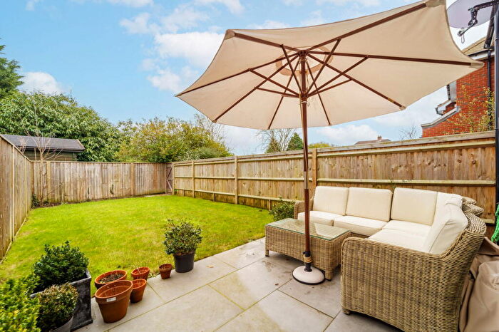 3 Bedroom Terraced House For Sale In Hawthorne Close, Byfleet, KT14