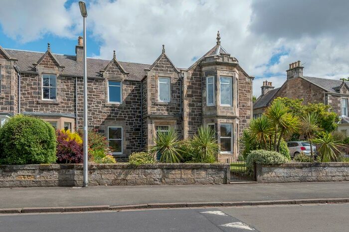 3 Bedroom Apartment For Sale In Crescent Road, Leven, Fife, KY8