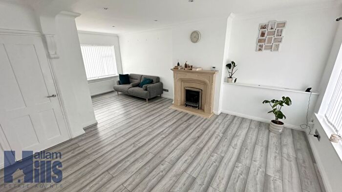 3 Bedroom Detached House To Rent In Sandstone Avenue, Sheffield, South Yorkshire, S9