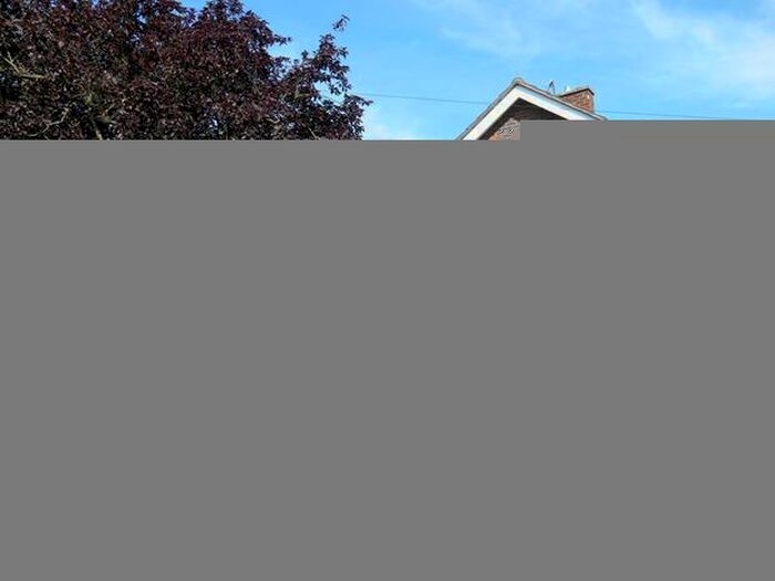 3 Bedroom Detached House To Rent In Aylesbury Road, Bedford, MK41