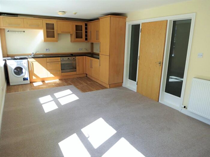 2 Bedroom Apartment To Rent In Turncroft Lane, Stockport, SK1