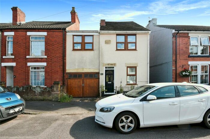 4 Bedroom Link Detached House To Rent In Gladstone Street, Kirkby-in-Ashfield, Nottingham, Nottinghamshire, NG17