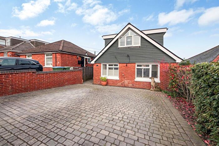 3 Bedroom Detached Bungalow For Sale In Chaucer Road, Thornhill, SO19
