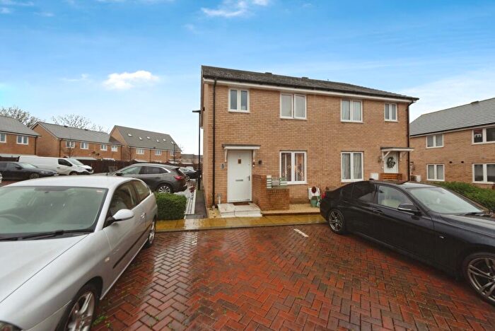 3 Bedroom Semi Detached House For Sale In Barrington Close, Gosport, Hampshire, PO13