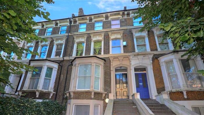 Flat To Rent In Evering Road, Stoke Newington, N16
