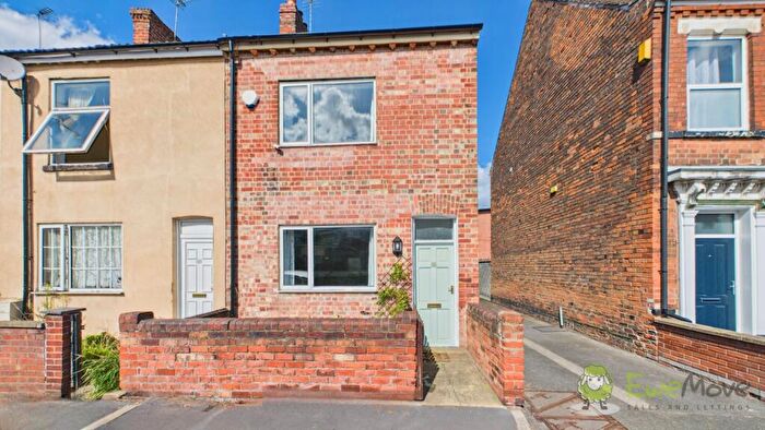 2 Bedroom End Of Terrace House For Sale In Tooley Street, Gainsborough, DN21