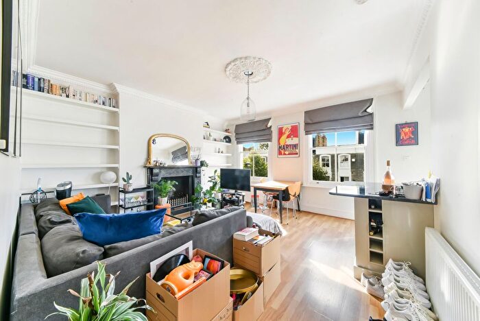 2 Bedroom Flat To Rent In Ladbroke Grove, London, W10