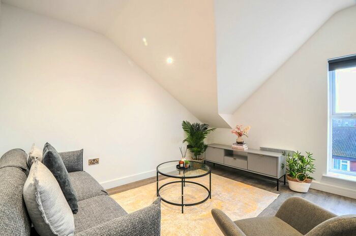 3 Bedroom Flat To Rent In Mitford Road, Manchester, M14
