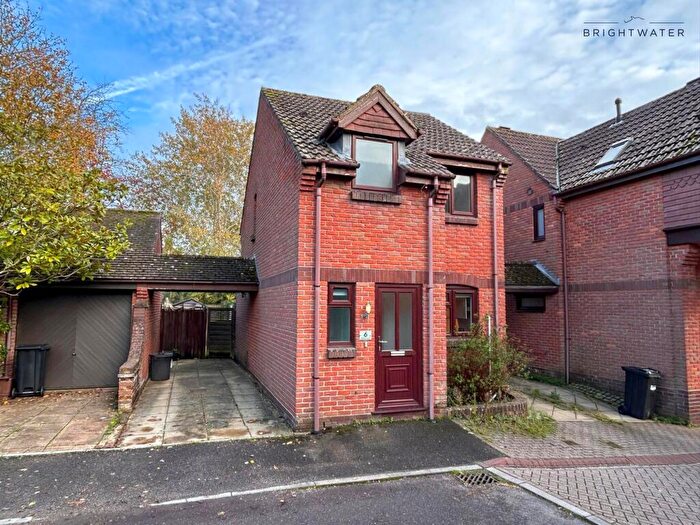 2 Bedroom Link Detached House To Rent In Bishop Court, Ringwood, BH24