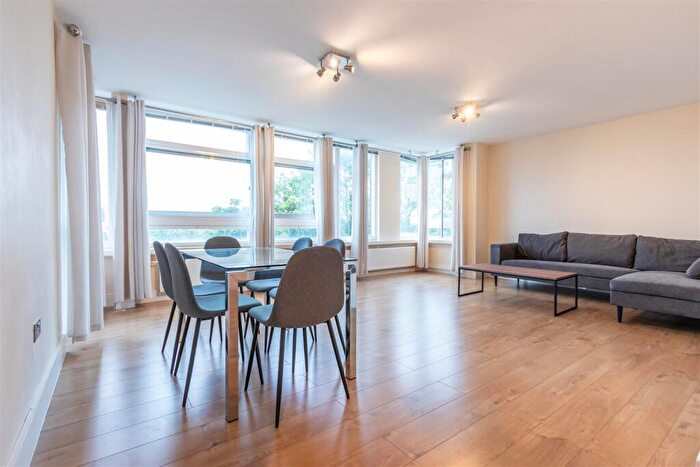 3 Bedroom Apartment To Rent In Lyndhurst Court, St John's Wood, NW8