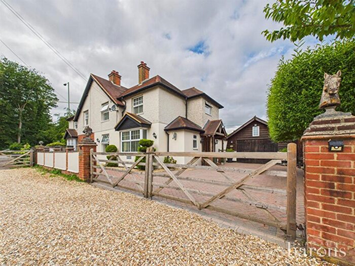 3 Bedroom Semi-Detached House For Sale In Aldermaston Road, Basingstoke, RG24