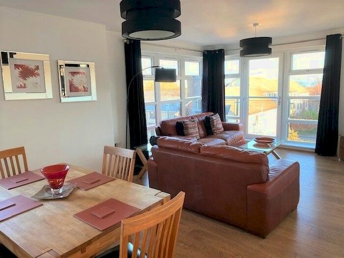 2 Bedroom Flat To Rent In Tailor Place, Hilton, Aberdeen, AB24