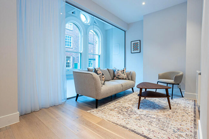 2 Bedroom Apartment To Rent In Cooper Street, Waldorf House, Manchester, M2