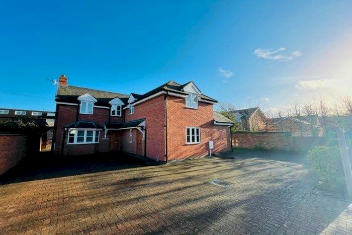 2 Bedroom Mews House To Rent In Kenilworth Road, Leamington Spa, CV32