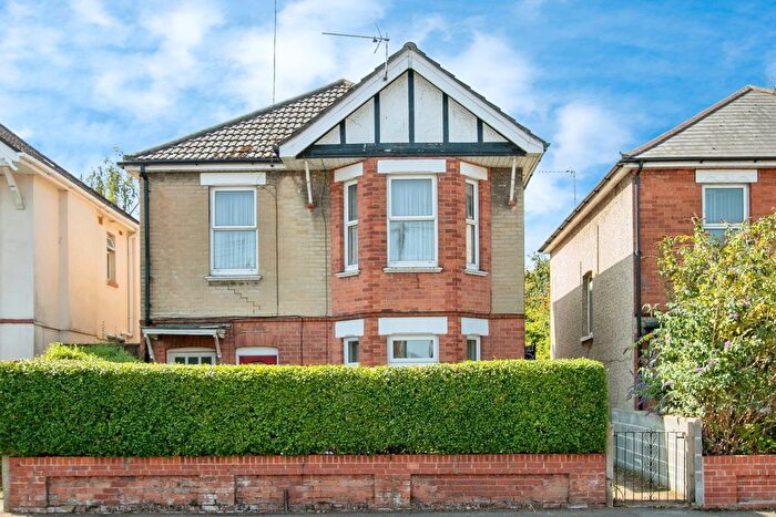 1 Bedroom Flat For Sale In Alma Road, Bournemouth, Dorset, BH9