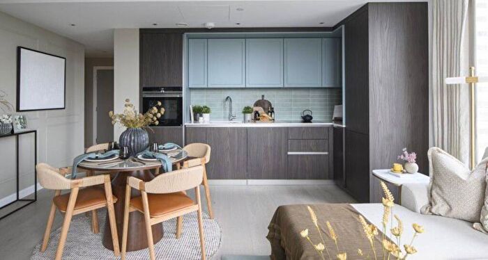 3 Bedroom Flat For Sale In Oval Village, Oval, SE11