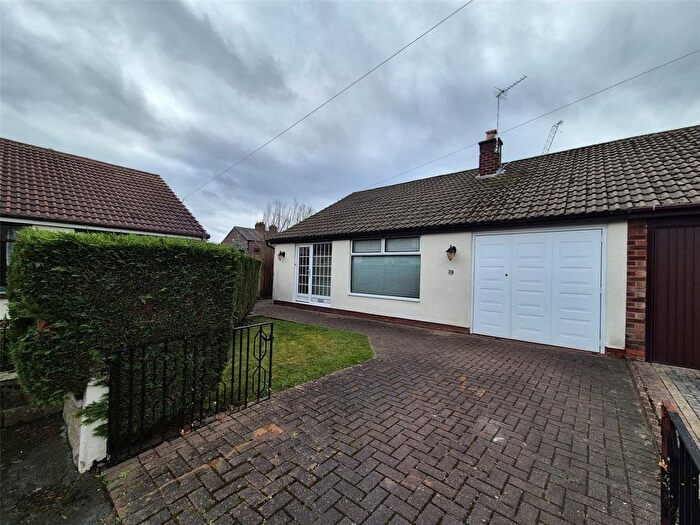 2 Bedroom Bungalow For Sale In Arlington Drive, Penketh, Warrington, Cheshire, WA5