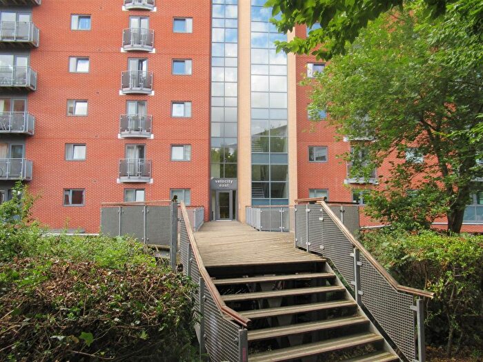 2 Bedroom Flat To Rent In City Walk, Leeds, LS11