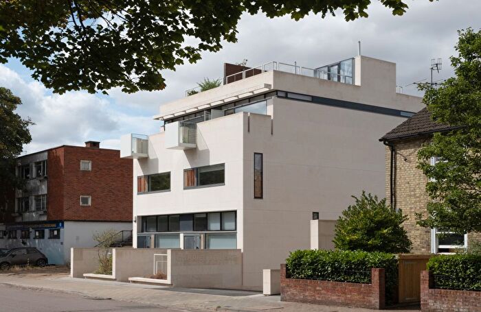 4 Bedroom Semi-Detached House For Sale In Alma Road, St. Albans, AL1