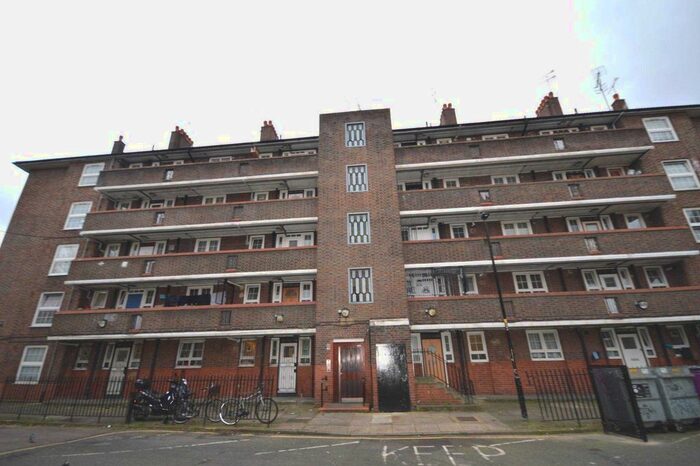 2 Bedroom Flat To Rent In Newcourt House, Bethnal Green, London, E2