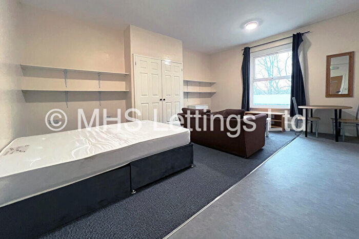 Studio To Rent In Flat, Moorland Road, Leeds, LS6