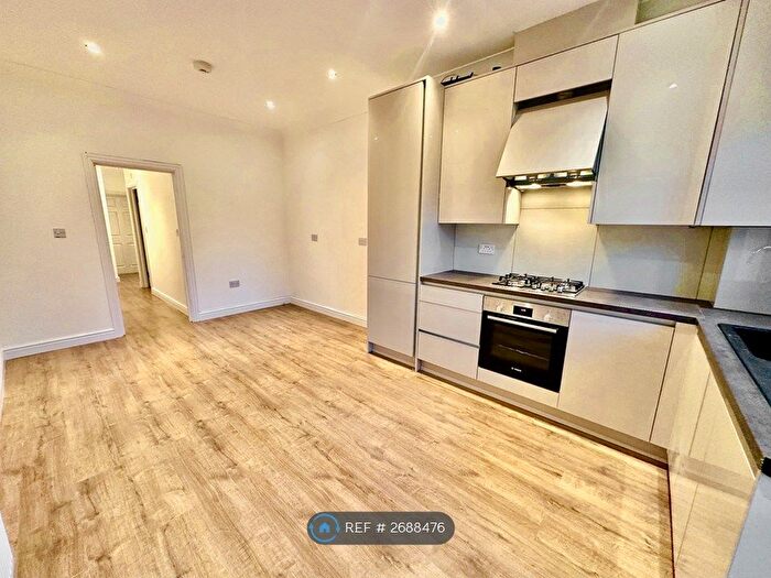 2 Bedroom Flat To Rent In Balfour Road, London, W3