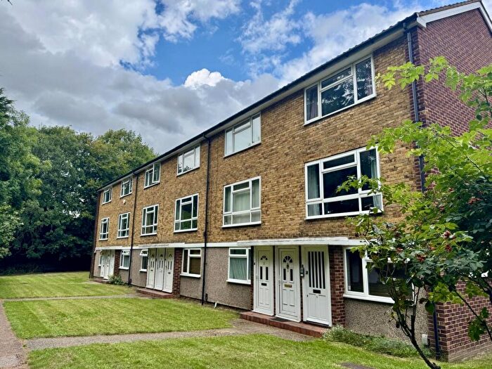 2 Bedroom Flat To Rent In Beeches Court, Bromley, BR1