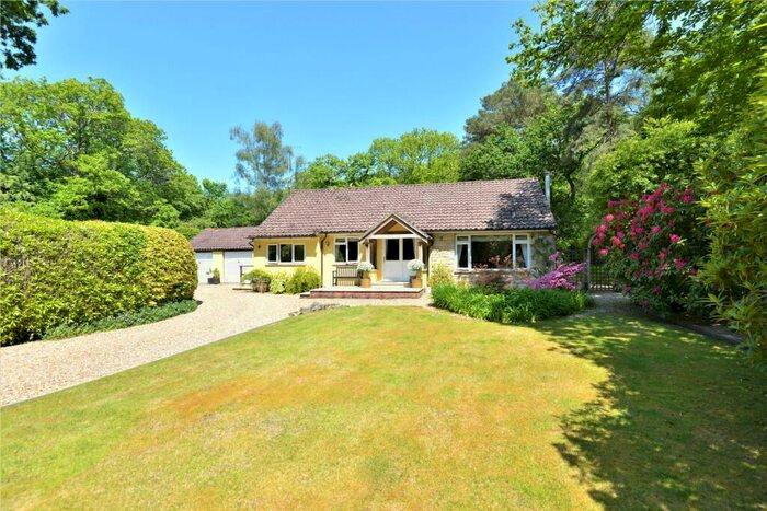 3 Bedroom Bungalow For Sale In Woodgreen, Fordingbridge, Hampshire, SP6