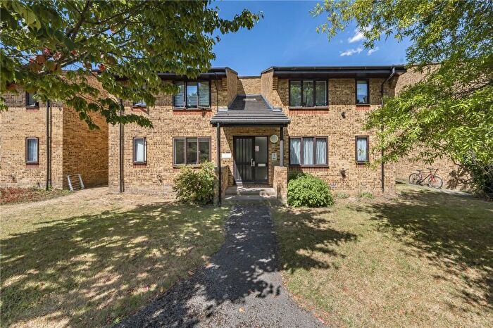 Studio For Sale In Cheltenham Close, New Malden, KT3