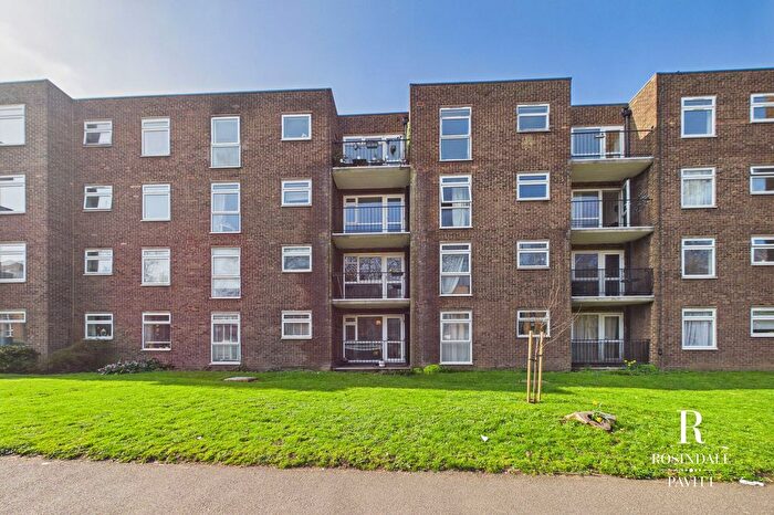 1 Bedroom Flat For Sale In Willow Road, Wallington, SM6