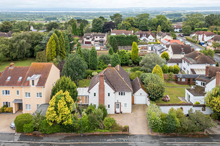 4 Bedroom Detached House For Sale In Crantock Drive, Almondsbury, Bristol, Gloucestershire, BS32