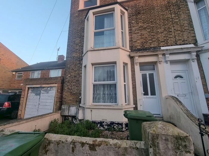1 Bedroom Flat To Rent In Alma Road, Sheerness, ME12