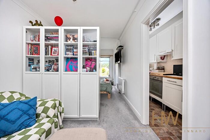 1 Bedroom Flat For Sale In Cornwall Court, Wilbury Avenue, Hove, BN3