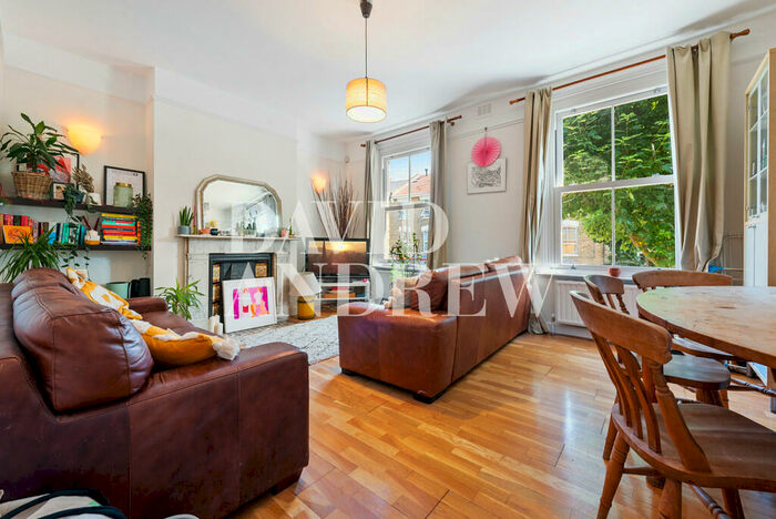 4 Bedroom Apartment To Rent In Evershot Road, N4