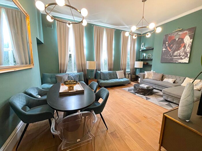 2 Bedroom Flat To Rent In Leinster Gardens, Hyde Park, London, W2