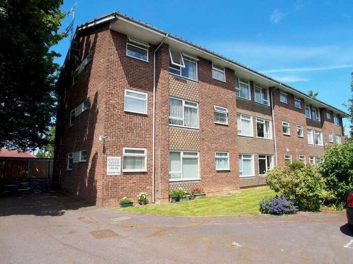 1 Bedroom Apartment To Rent In Broadwater Hall, South Farm Road, Worthing, West Sussex, BN14