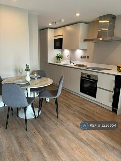 2 Bedroom Flat To Rent In The Glass House, Hull, HU1