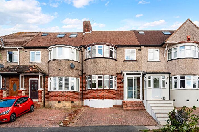 3 Bedroom Terraced House For Sale In Rougemont Avenue, Morden, SM4