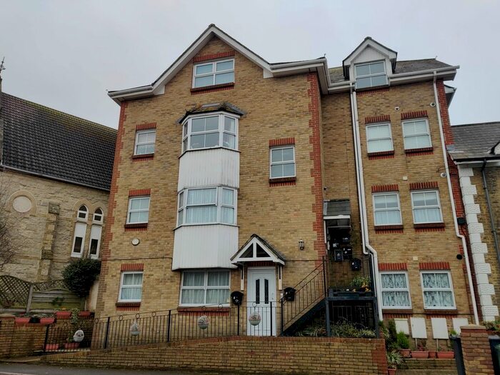 2 Bedroom Flat To Rent In Victoria Avenue, Shanklin, PO37