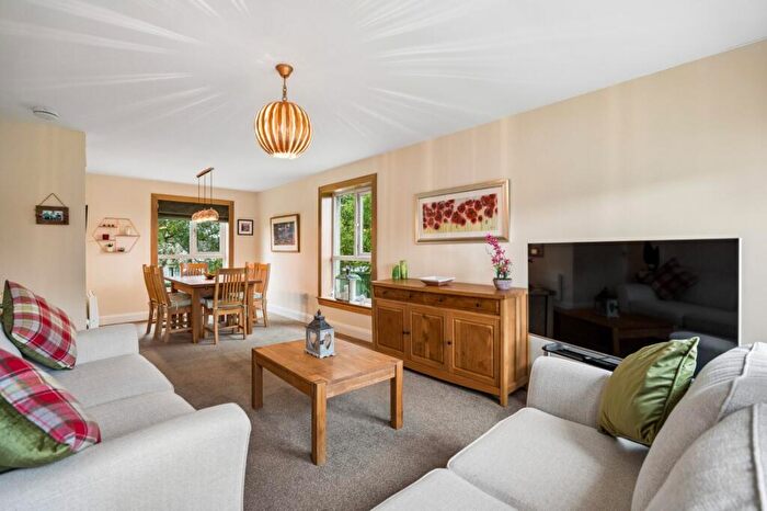 2 Bedroom Flat For Sale In Easter Livilands, Stirling, FK7