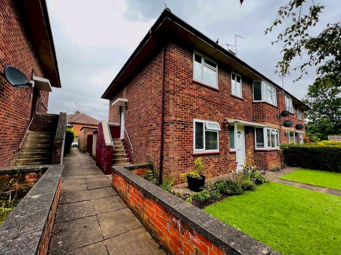 2 Bedroom Flat To Rent In Carey Drive, Northants, NN17