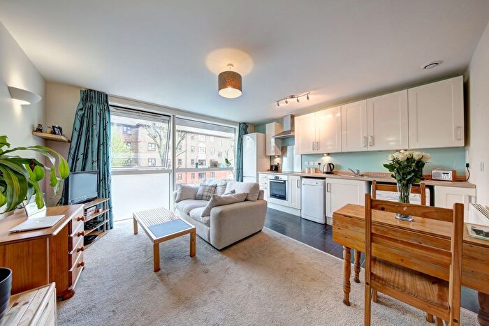 1 Bedroom Flat To Rent In Mapleton Road, Wandsworth, SW18