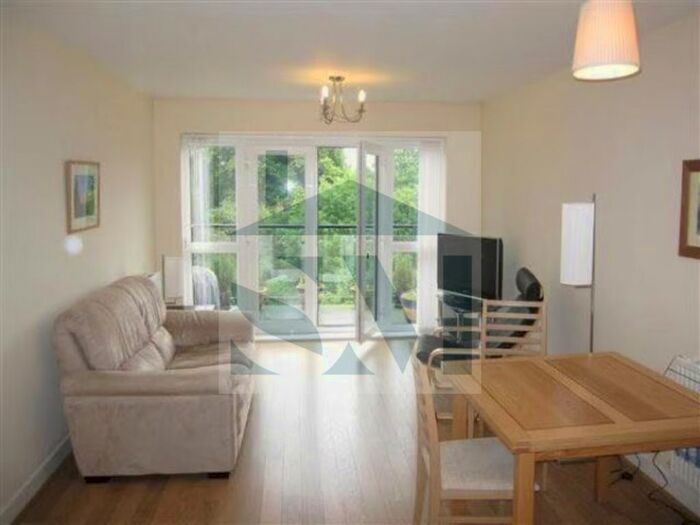 2 Bedroom Flat To Rent In Kendra Hall Road, South Croydon, CR2