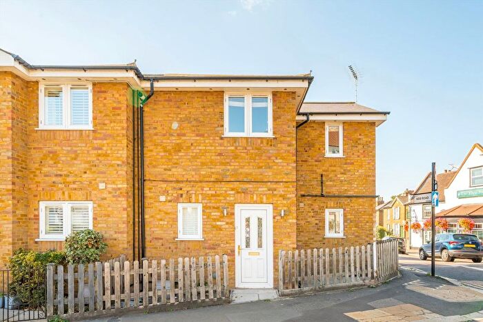 3 Bedroom Property For Sale In Ealing Road, Brentford, TW8