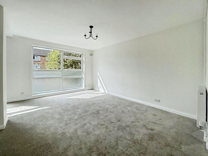 1 Bedroom Flat To Rent In Glenure Road, London, SE9