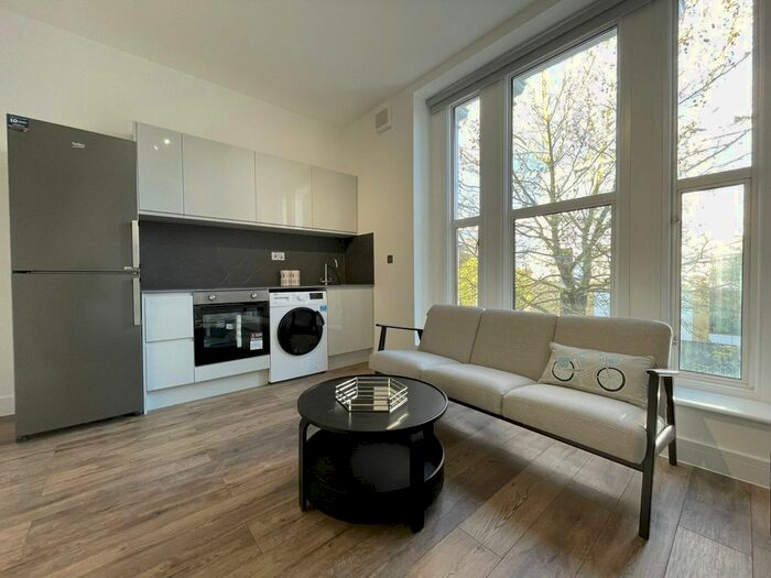 1 Bedroom Studio To Rent In Junction Road, London, N19